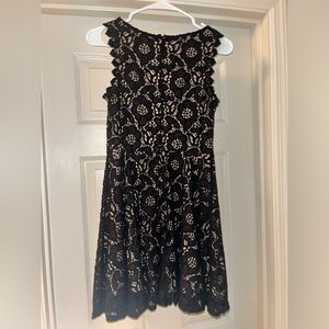 City Studio Black Floral Lace
BOUTIQUE,
Dress Size 5